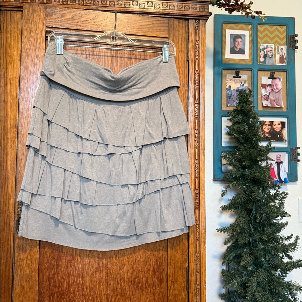 LOFT Gray Tiered Mini Skirt